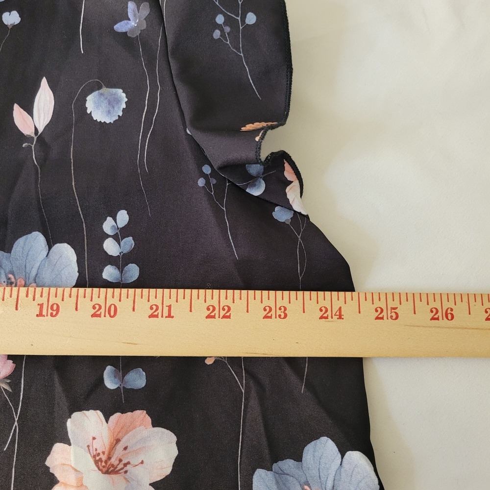Emery Rose Floral Blouse Women 2XL Black Ruffle Cap Sleeve V-Neck Button Front - Picture 6 of 8